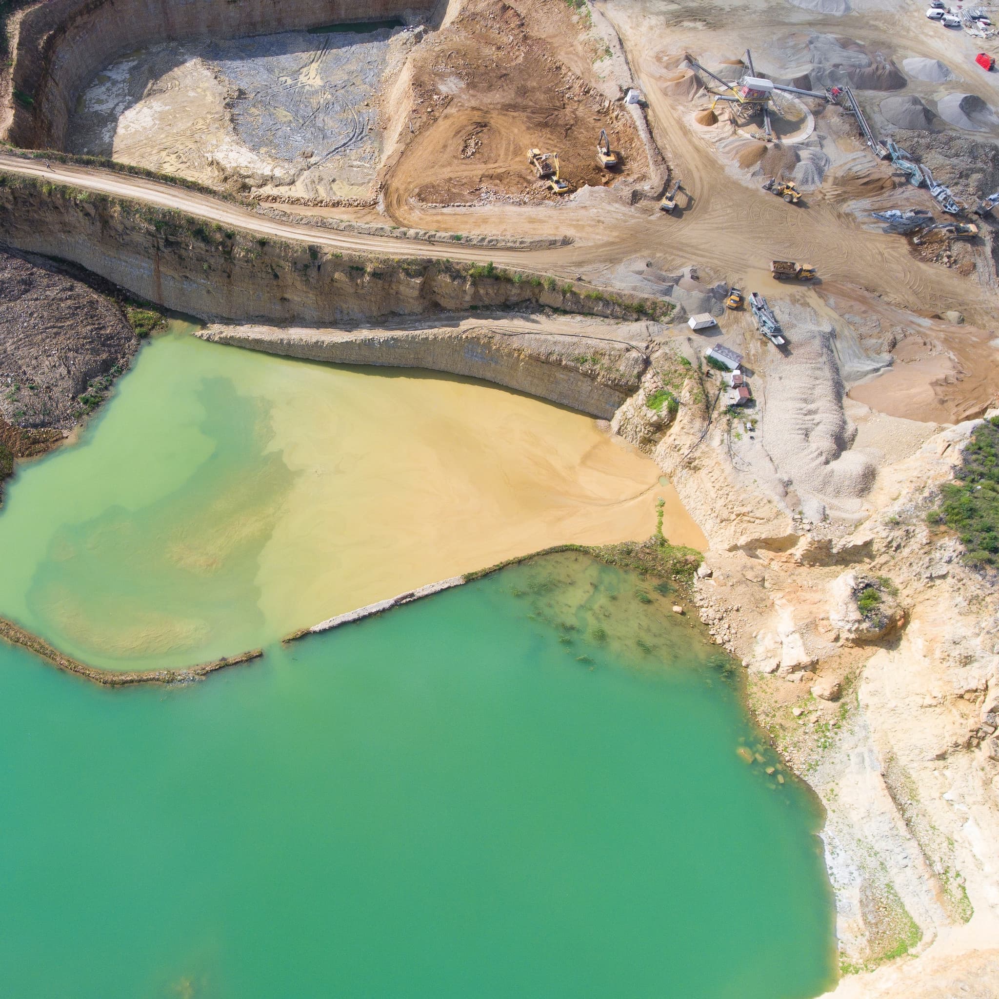 Monitoring Vibrations of Dams, Tailings & Storage Facilities
